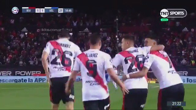 Por qué este tipo juega de defensor?
