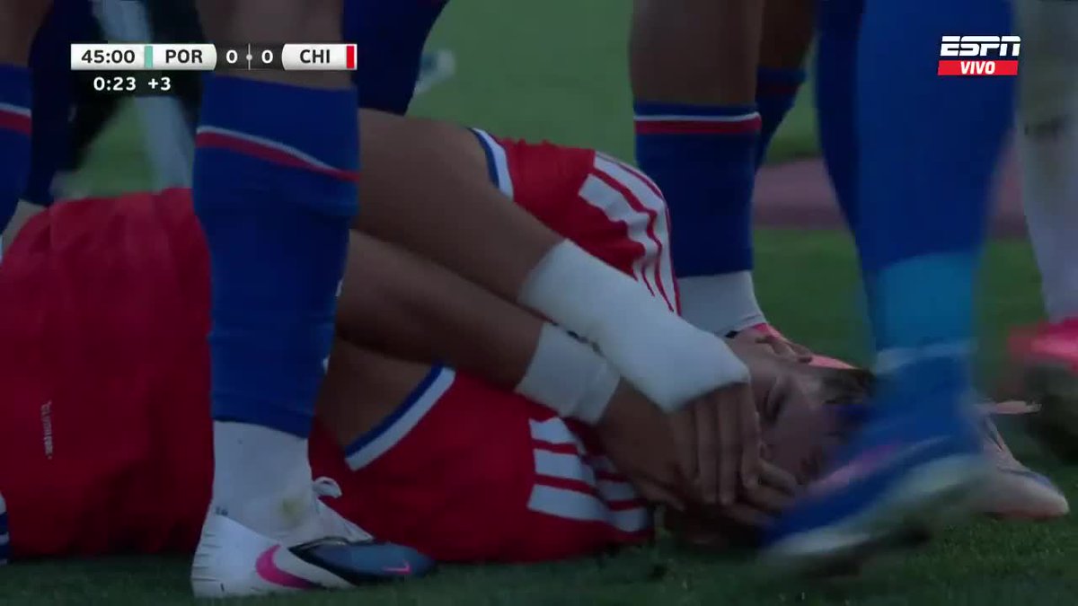 VALE MÁS QUE ES AMISTOSO😳 Rafa Leao y Román fueron EXPULSADOS luego de que se picaran las cosas en el Chile vs. Portugal previo al Mundial.😬