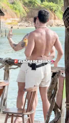 Mais um 🚨 FLAGRA DE DATE 🚨 delicioso 🫦 que beijão lindo Andrey e Leo Lacerda Assista aos episódios de #DeFériasDiretoria no Paramount+ Brasil