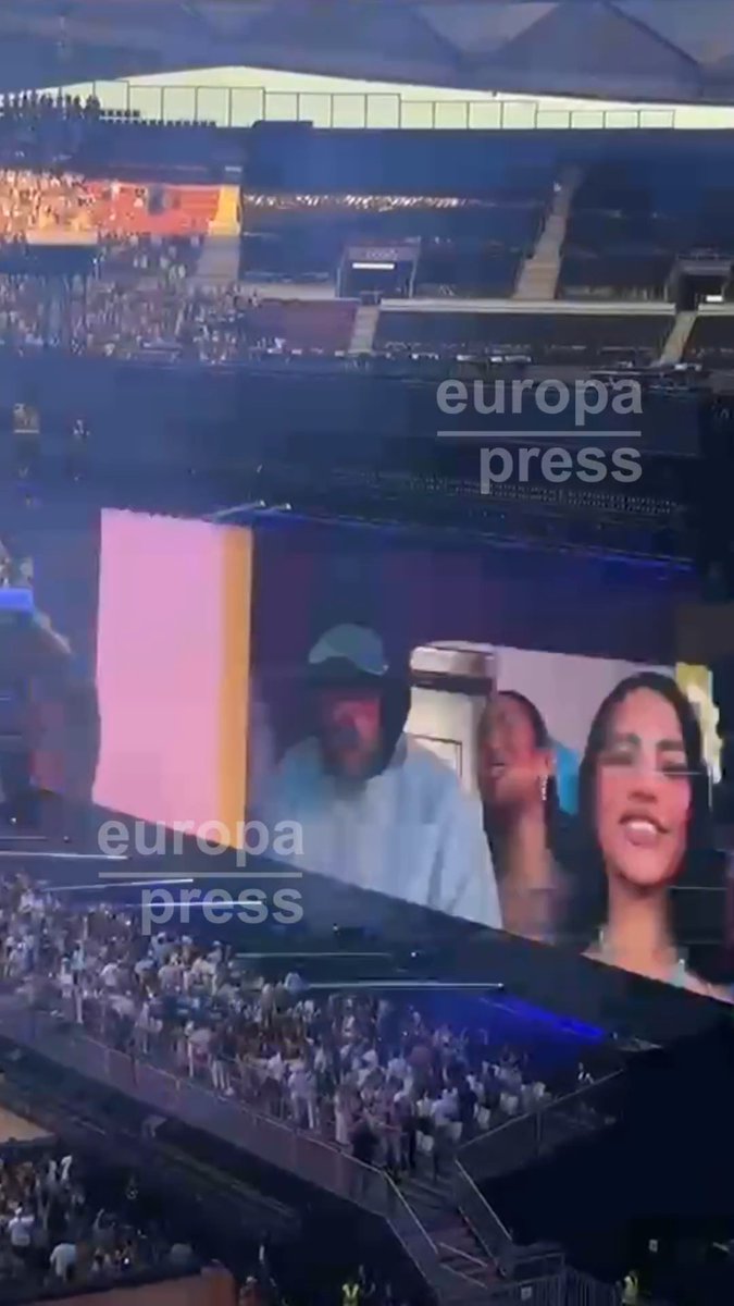 Arranca el quinto concierto de Bad Bunny en Madrid, que coincide con la Vigilia con jóvenes de León XIV en la Plaza de Lima