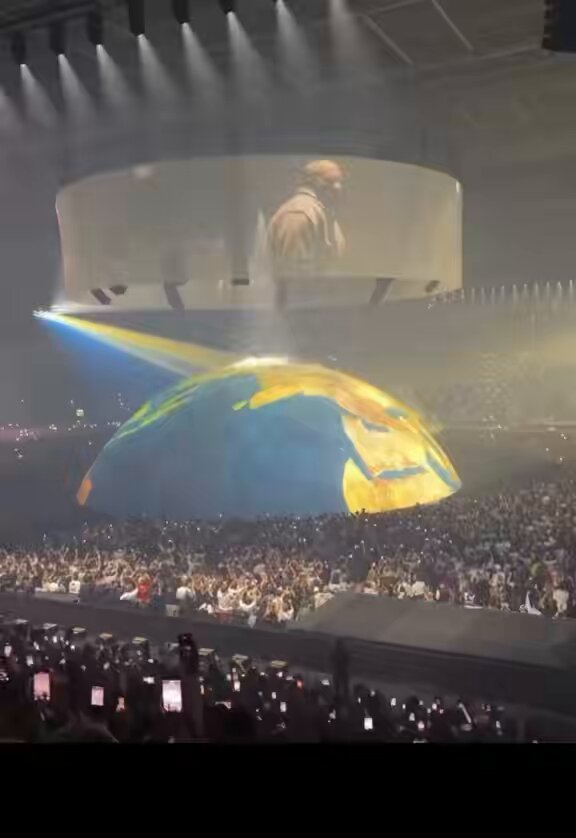 Ye Live NETHERLANDS Night 1 “Heartless”