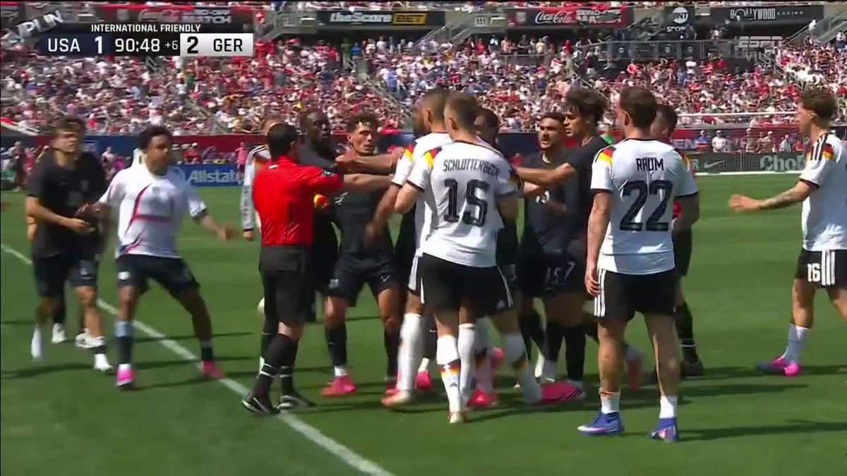Se pudrió todo en Estados Unidos - Alemania como en el '39 Se emocionó Adolfo