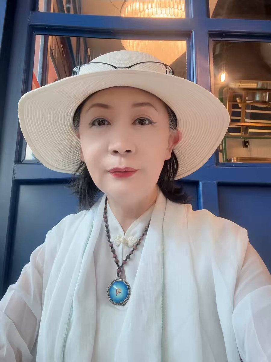 我昨天发了下面这条推文，引起很多讨论，很多朋友认为我不应该救援一个品德可能有缺陷的人，或对加拿大可能没有利益和贡献的人。也有不少人认为，既然他对待我这么虚伪自私功利，我应该停止救援他。 我认为…………