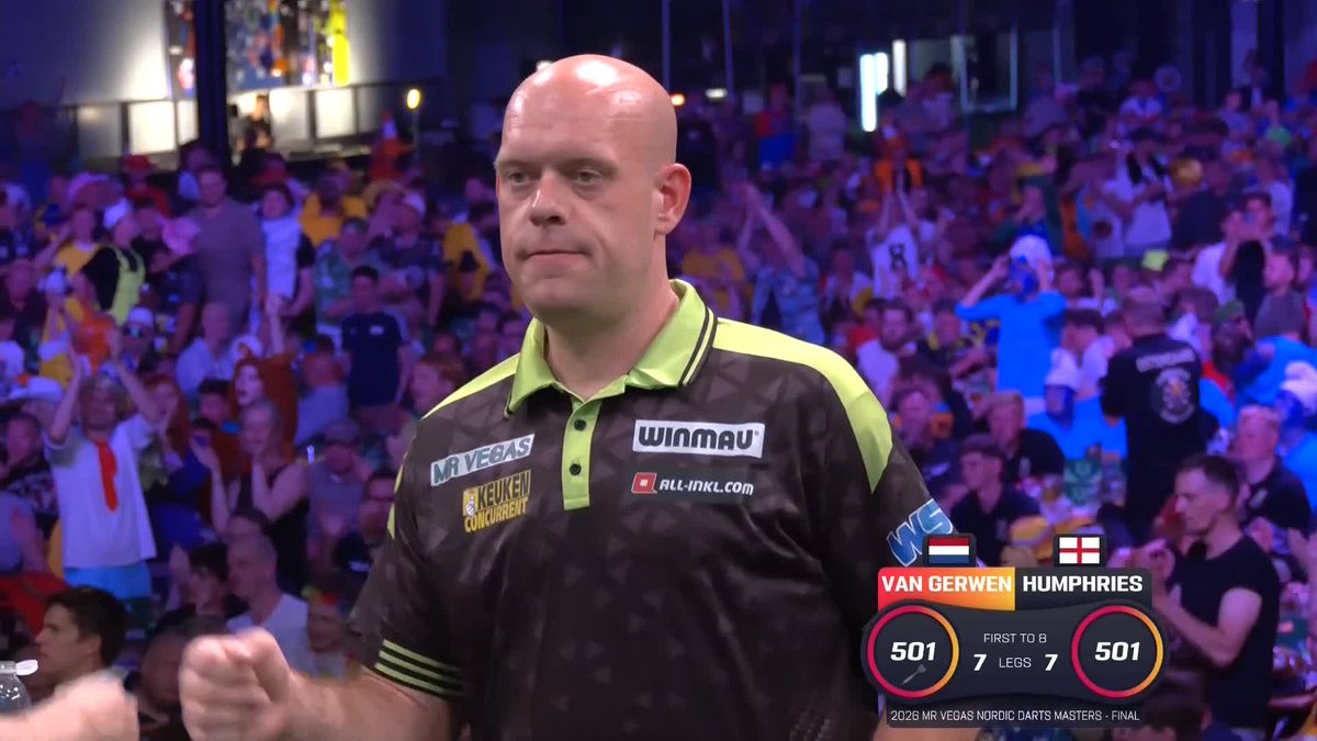 HUMPHRIES FORCES A DECIDER! We have a fitting finale in Copenhagen! Luke Humphries sends us all the way, but it's Van Gerwen with the advantage of throw! 📺 #NordicDarts26