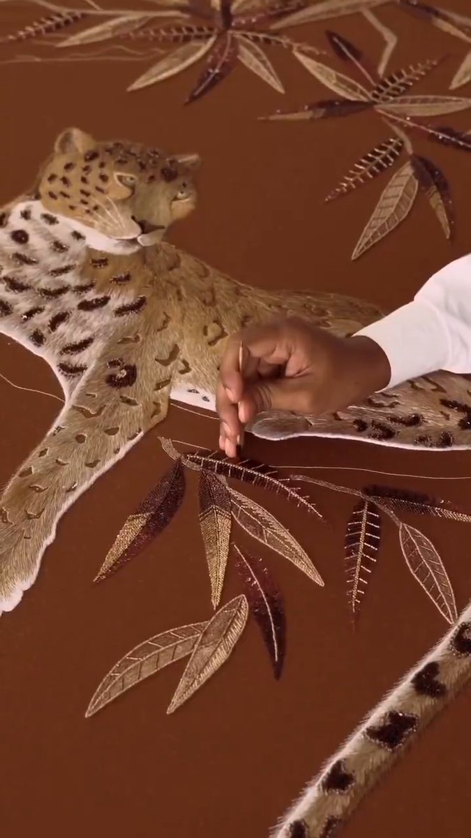 Luxury isn’t just owning beautiful things. It’s knowing the extraordinary artistry behind them. Watch this! Pure skill. Leopards at Dusk by de Gournay, hand-embroidered with breathtaking detail on Muscavado wool sateen. Craftsmanship that speaks for itself.