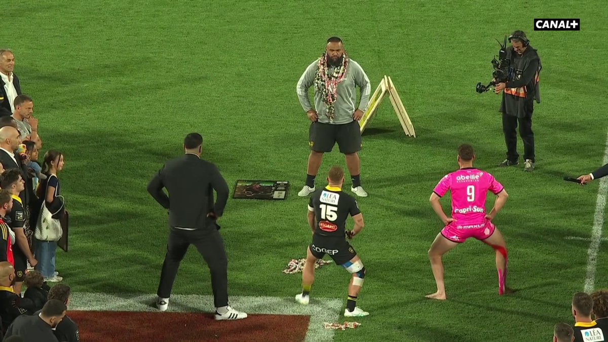 Un Haka à La Rochelle en l'honneur d'Uini Atonio 🥹 #Top14