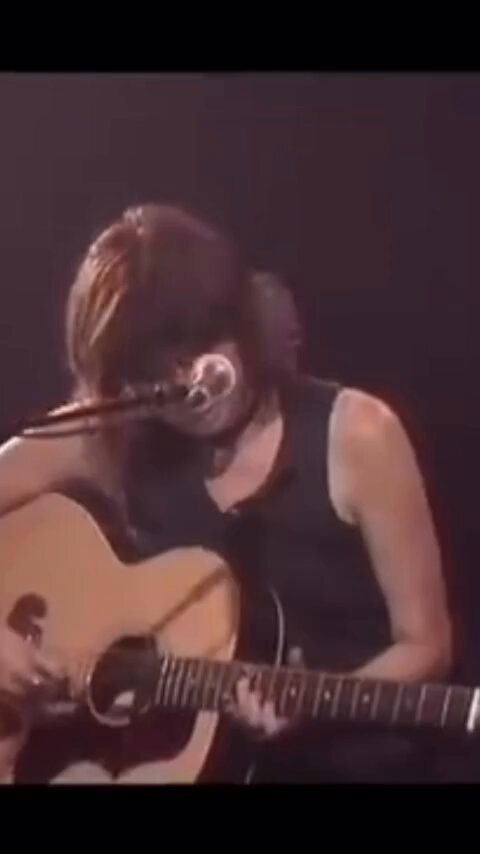 Unplugged, Chrissie Hynde playing her Pretenders song: "Back on the Chain Gang".
