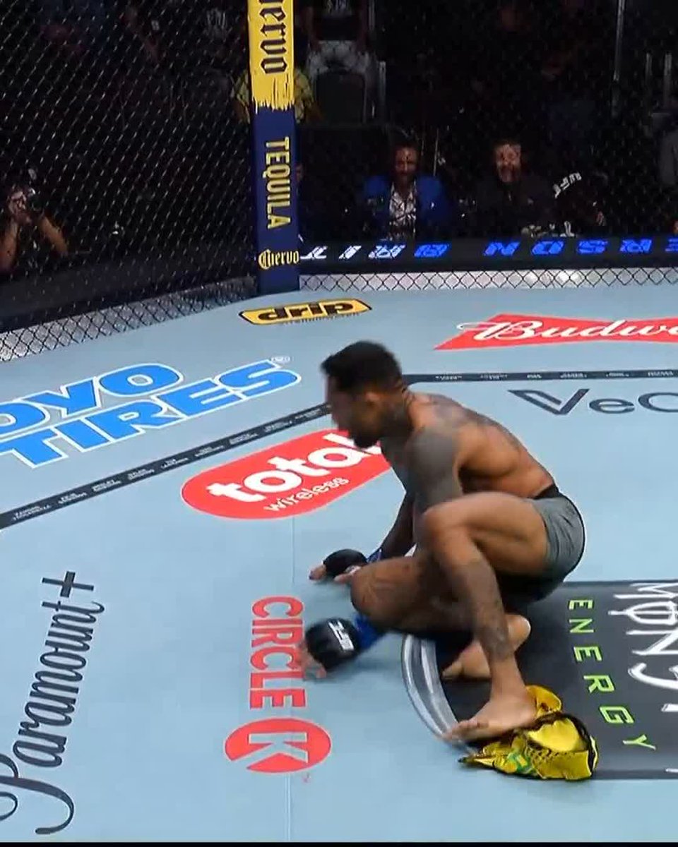 Back-to-back wins 👏 Joanderson Brito locks up the submission late in RD1! [ #UFCVegas118 | LIVE on @ParamountPlus ]