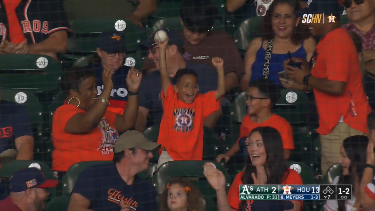You'll never forget a memory like this 🥹 What was your first memorable moment at the ballpark? #PlayBallWeekend