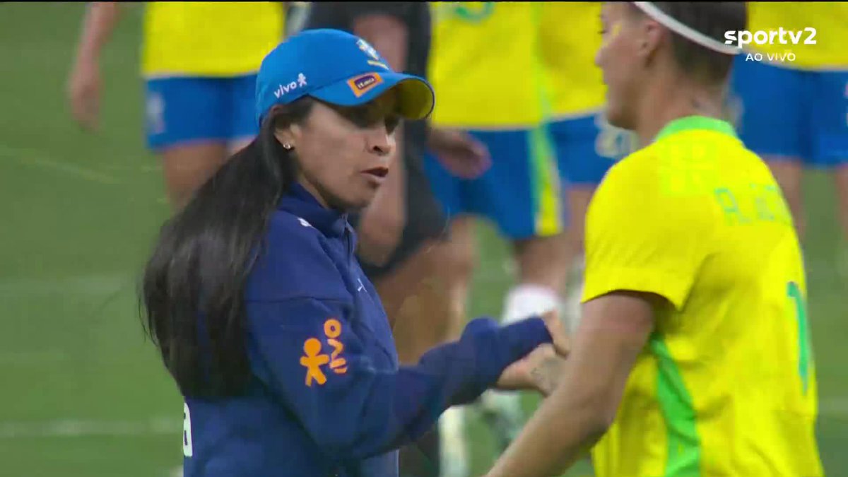 Marta comemora a vitória da Seleção Brasileira sobre os Estados Unidos por 2 x 1. #Futebol #FutebolFeminino #Brasil #EstadosUnidos #Amistoso
