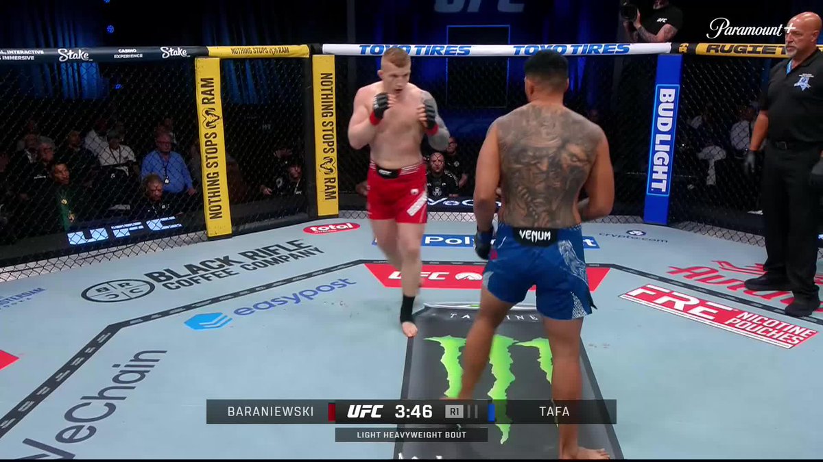 HE'S A PROBLEM AT 205lbs!! 🇵🇱 Iwo Baraniewski goes for the leg kicks straight into GNP for the R1 TKO! [ #UFCVegas118 | 📺 Paramount+ ]