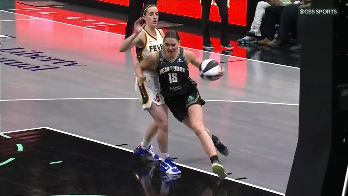 Pauline Astier with the TOUGH finish over Caitlin Clark. What a comeback by the New York Liberty 📺 CBS | Paramount+