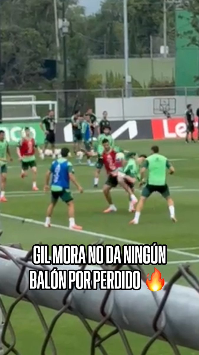 ¡SACANDO LA MAGIA! 🪄✨ 🇲🇽 Gil Mora dándolo todo en el entrenamiento del TRI, previo al arranque del Mundial.