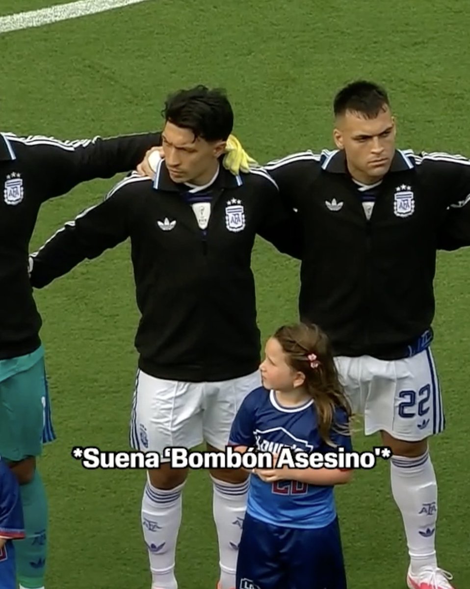 En los minutos previos al amistoso entre Argentina y Honduras en el Kyle Field de Texas, se produjo una situación insólita: En lugar del himno argentino, sonaron los primeros segundos de 'Bombón Asesino’.