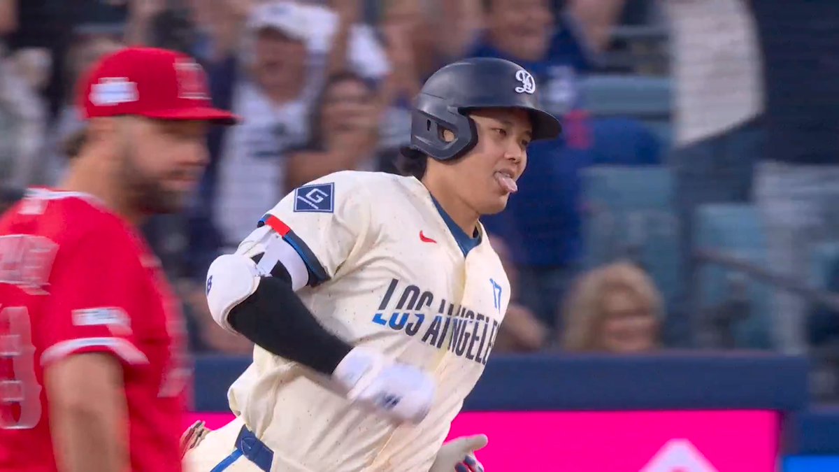 大谷翔平が第11号ホームラン！ OPSリーグ1位に浮上🔥 ↓ 【シーズン成績】 打率.302(リーグ10位) 本塁打11本(リーグ21位) OPS.947(リーグ1位) 打点35 得点43(リーグ5位) 出塁率.418(リーグ1位) 長打率.529(リーグ9位) ・投手大谷 6勝2敗 防御率0.74 WHIP0.79