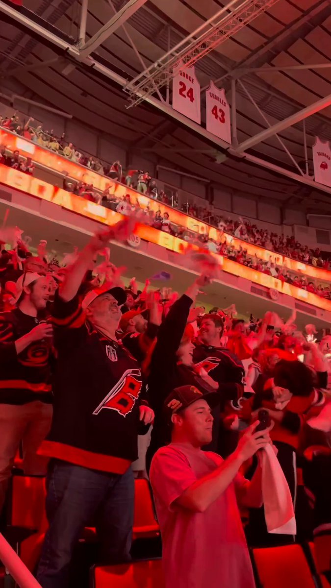 RALEIGH IS ROCKIN' 🌪️ The watch party at Lenovo Center is PUMPED! #StanleyCup 🇺🇸: ABC 🇨🇦: Sportsnet & TVA Sports