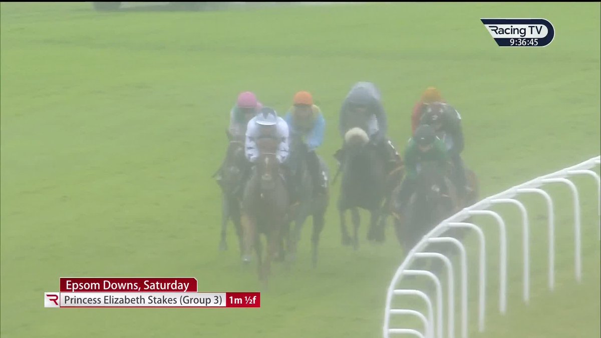"Rossa told me to go up the middle" 😂 LP reveals that she confided in her good friend Rossa Ryan prior to success on Sparks Fly 🟩⬛️ #LuckOnSunday | LuckOnSunday | World Pool