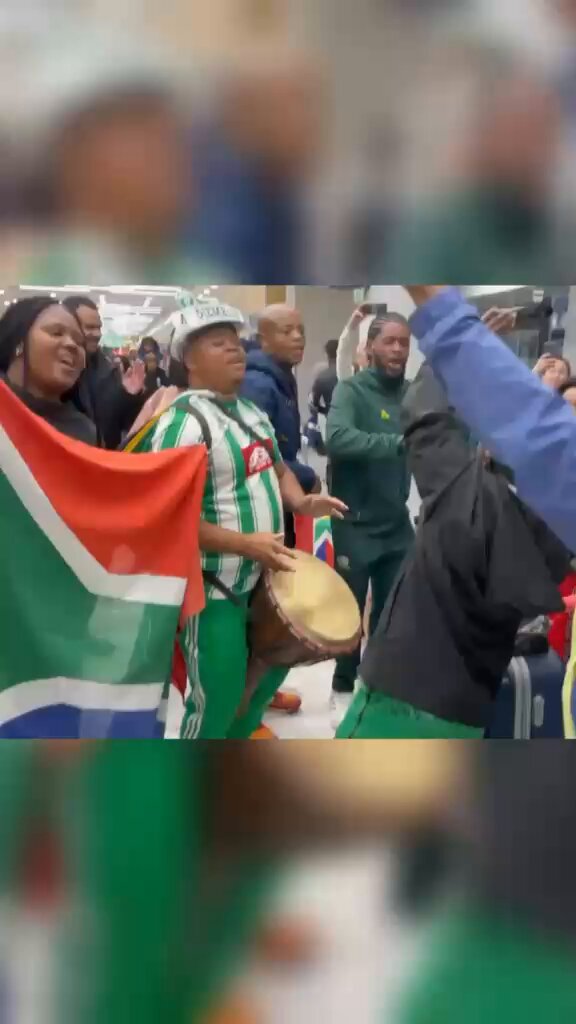 Bafana Bafana supporters Lucky Fans arrived at Mexico City airport on Saturday night and caused a razzmatazz, the Mzansi way..