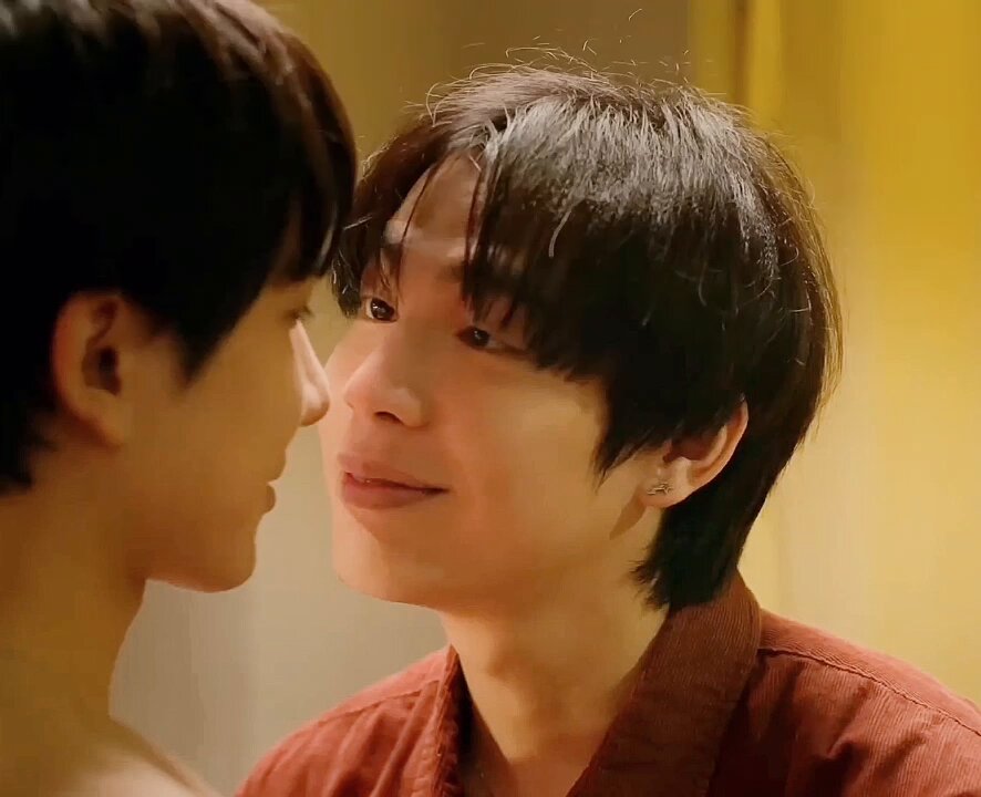 amongst all their kisses this was the one that shocked me the most bc of that lip dragging 😮‍💨