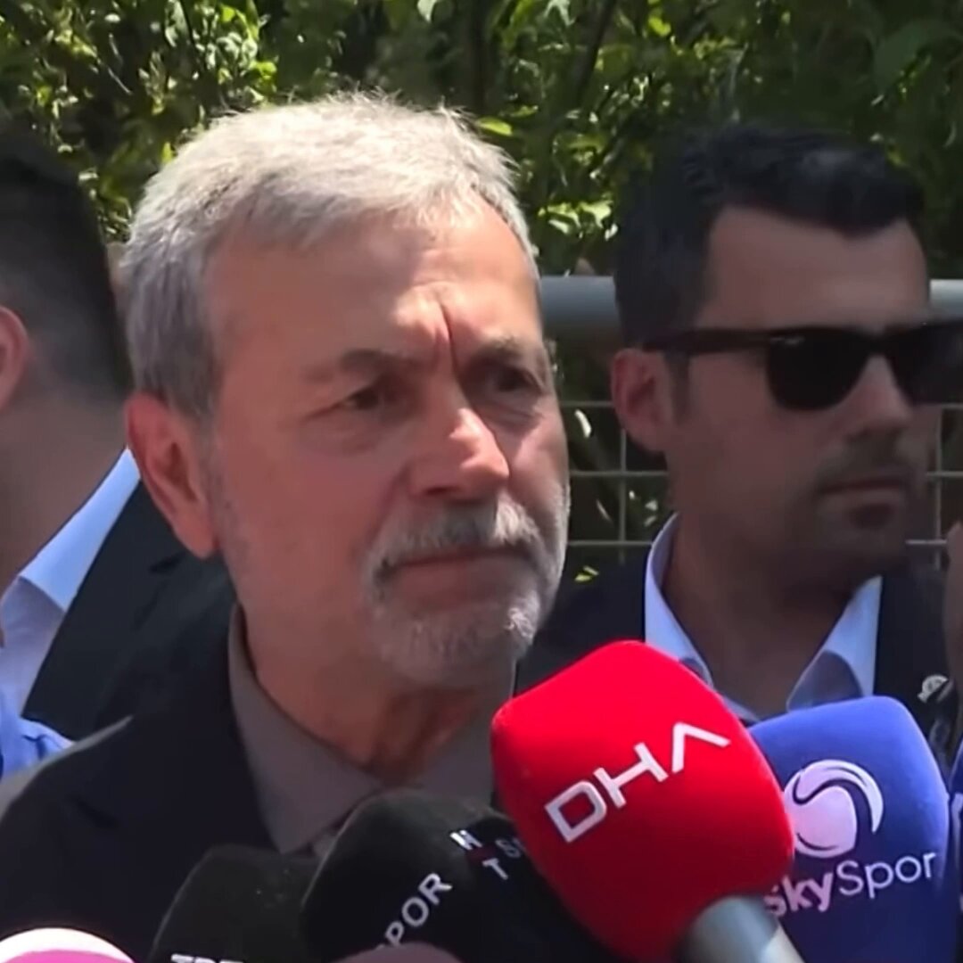 🚨 - “Seçimde önemli bir merkezdesiniz, Aziz Yıldırım'ın sizin hakkınızdaki sözleri için ne söylersiniz özellikle görev verilmesi konusunda?" Aykut Kocaman: "Bugün, bu konuya dair söyleyecek bir şeyim yok."