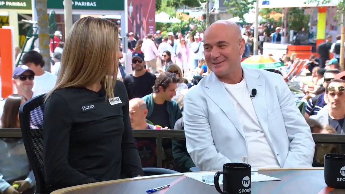 Maja Chwalinska got a special message from Andre Agassi after her incredible #RolandGarros run 🥹👏