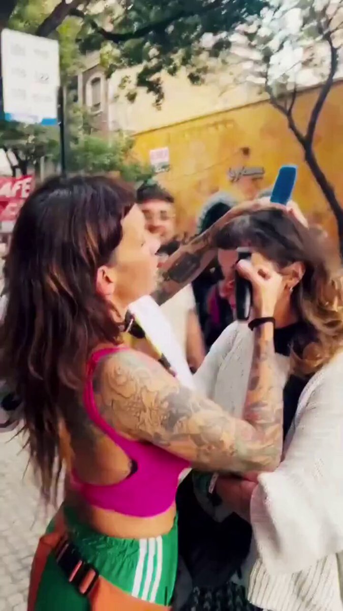 Você é feminista empoderada? Quebradora de padrões? Adote agora mesmo o nosso corte padronizado de quebrar padrões ✊