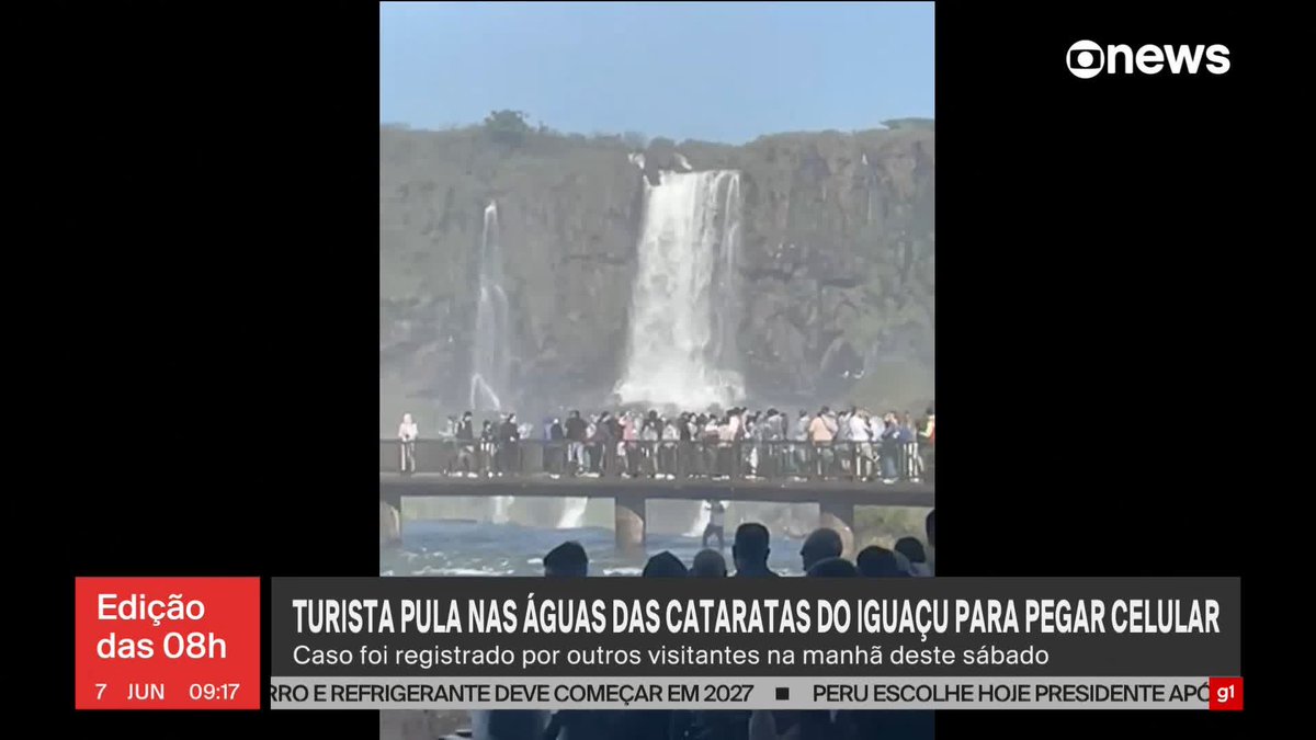 VÍDEO: Turista pula nas águas das Cataratas do Iguaçu para pegar celular. ➡️ Assista à #GloboNews: #JornalGloboNews