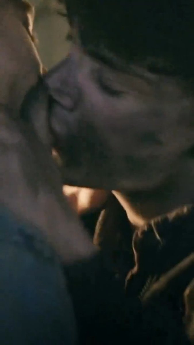 "You don't smell so good either" is crazy baseline flirting when you're covered in dirt, but honestly? It worked. ❤️ The absolute chokehold this scene has on me right now. 😭🔥