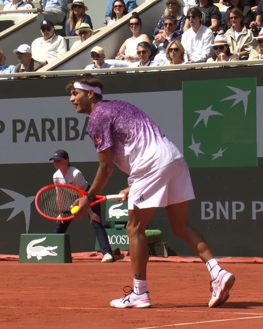 Flashy start ⚡️ Zverev goes around the net with the return - but Cobolli saw it coming 👀 Roland-Garros #RolandGarros