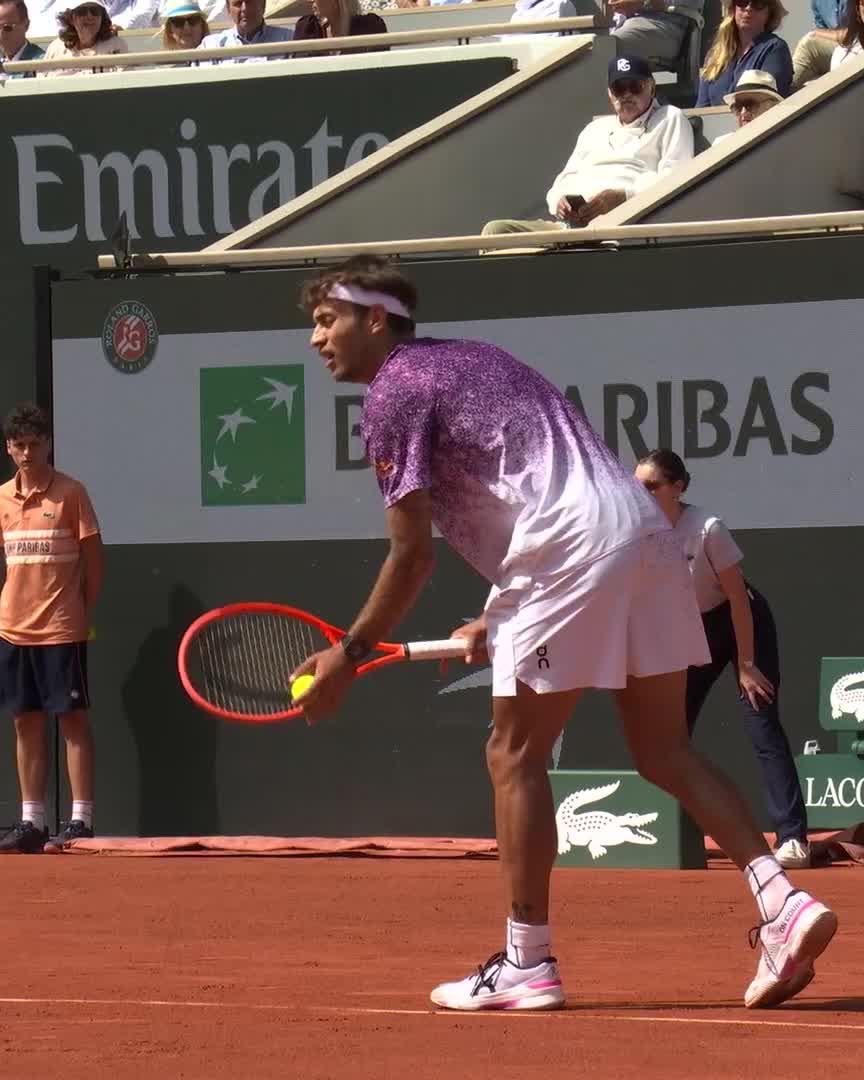Cobolli looking better in this second set 🇮🇹 #RolandGarros