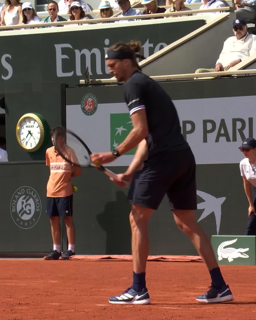 Cobolli breaks! #RolandGarros