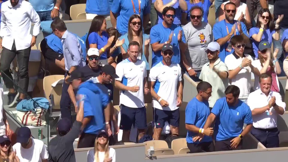 Flavio Cobolli ties things up with No. 2 Alexander Zverev here in the final 😤