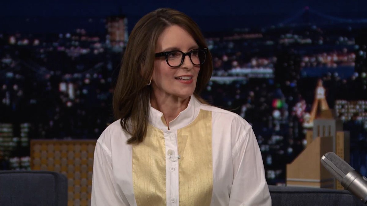 Tina Fey was excited to walk around a mall with no kids for her 25th wedding anniversary 🤣 #FallonTonight