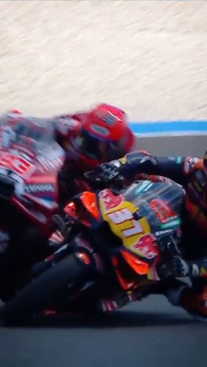 FIGHTING TO THE VERY LIMIT 👊🔥 Marc Márquez ⚔️ Pedro Acosta #HungarianGP 🇭🇺