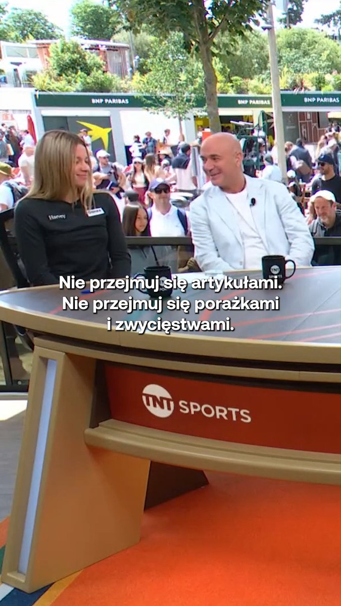 NIC LEPSZEGO DZIŚ NIE ZOBACZYCIE ❗❗ Maja miała wiele niezapomnianych momentów w trakcie tegorocznego #RolandGarros, ale ten jest po prostu 𝙕 𝙂𝙒𝙄𝙀𝙕𝘿𝙉𝙀𝙂𝙊 𝙒𝙔𝙈𝙄𝘼𝙍𝙐 🤩 Zapatrzony w nią Andre Agassi - ośmiokrotny mistrz Wielkiego Szlema i jedna z największych legend w historii sportu - nazywa Polkę darem dla współczesnego tenisa 💎 Ciarki na plecach 𝗀𝗐𝖺-𝗋𝖺𝗇-𝗍𝗈-𝗐𝖺-𝗇𝖾 😊 #RG2026 #JazdaMaja