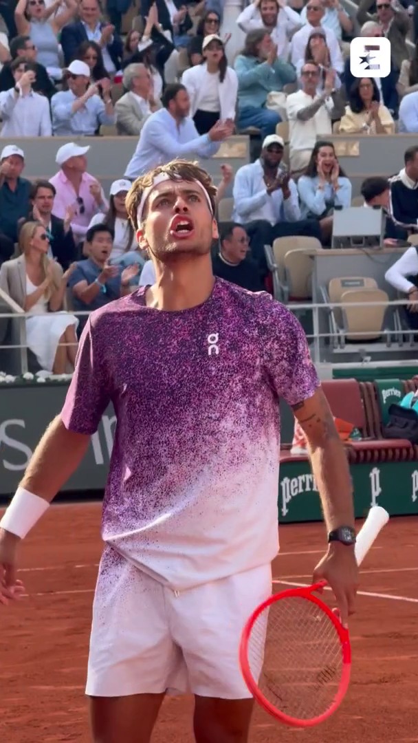 Flavio dai, Flavio dai, Flavio dai! 🚀🇮🇹 Andiamo al quinto ragazzi! Tutti con Cobolli 🧡 #RolandGarros