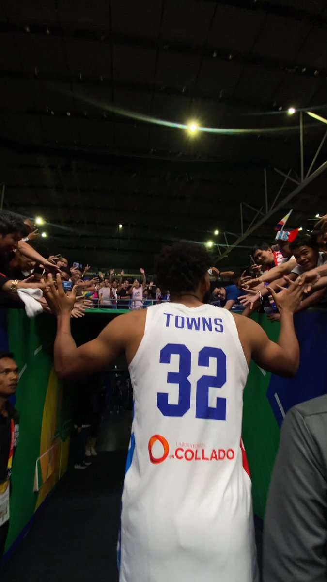 Everybody loves KAT 🫶 #FIBAWC