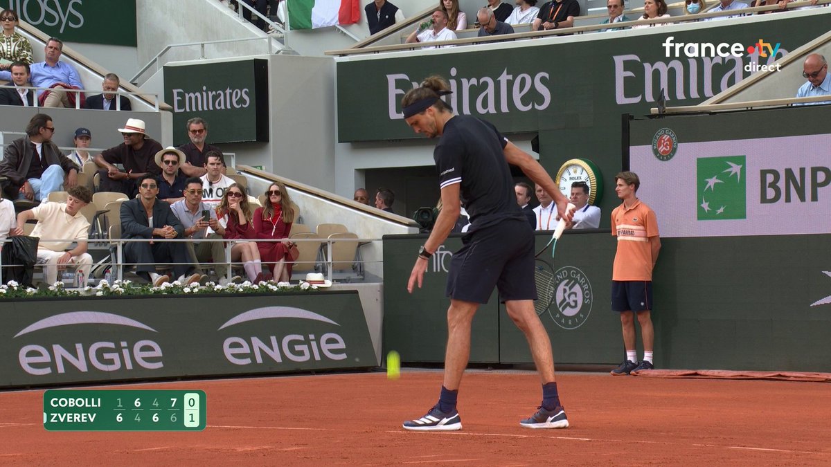 #RolandGarros | ๐น Flavio Cobolli mange sa frustration ร sa maniรจre !