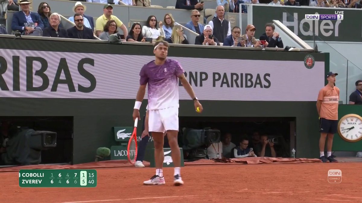 🏆🎾 أخيرًا... الغراند سلام الأولى! ألكسندر زفيريف يتوّج بلقب رولان غاروس بعد فوز مثير وصعب على فلافيو كوبولي بنتيجة 3-2 في النهائي ⏱️ استمرت المواجهة 4 ساعات و16 دقيقة من الإثارة والندية 🏆 اللقب يُعد الأول لزفيريف في بطولات الغراند سلام #رولان_غاروس #RolandGarros