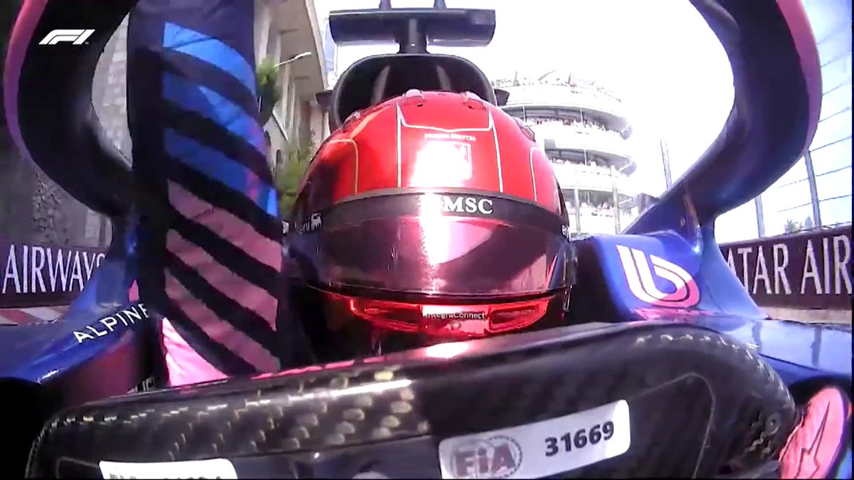 Incroyables images de Pierre Gasly ๐ Le Franรงais, dรฉjร au courant de sa pรฉnalitรฉ, montre sa frustration en "cรฉlรฉbrant" de maniรจre ironique cette 3e place acquise en piste ๐ซ๐ท #MonacoGP #F1