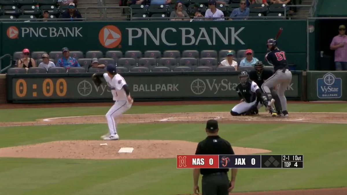 Didn't know the pitch com had a 'middle-middle cutter' button. so that's neat.