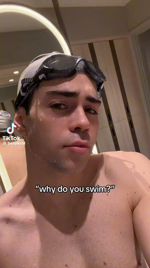 Two things that make Benji wet: Swimming and knowing there's an army of worthless goon-brained addicts stroking at the first sight of him 💦🤭🤭 KEEP GETTING WORSE FOR YOUR GOD 🤭