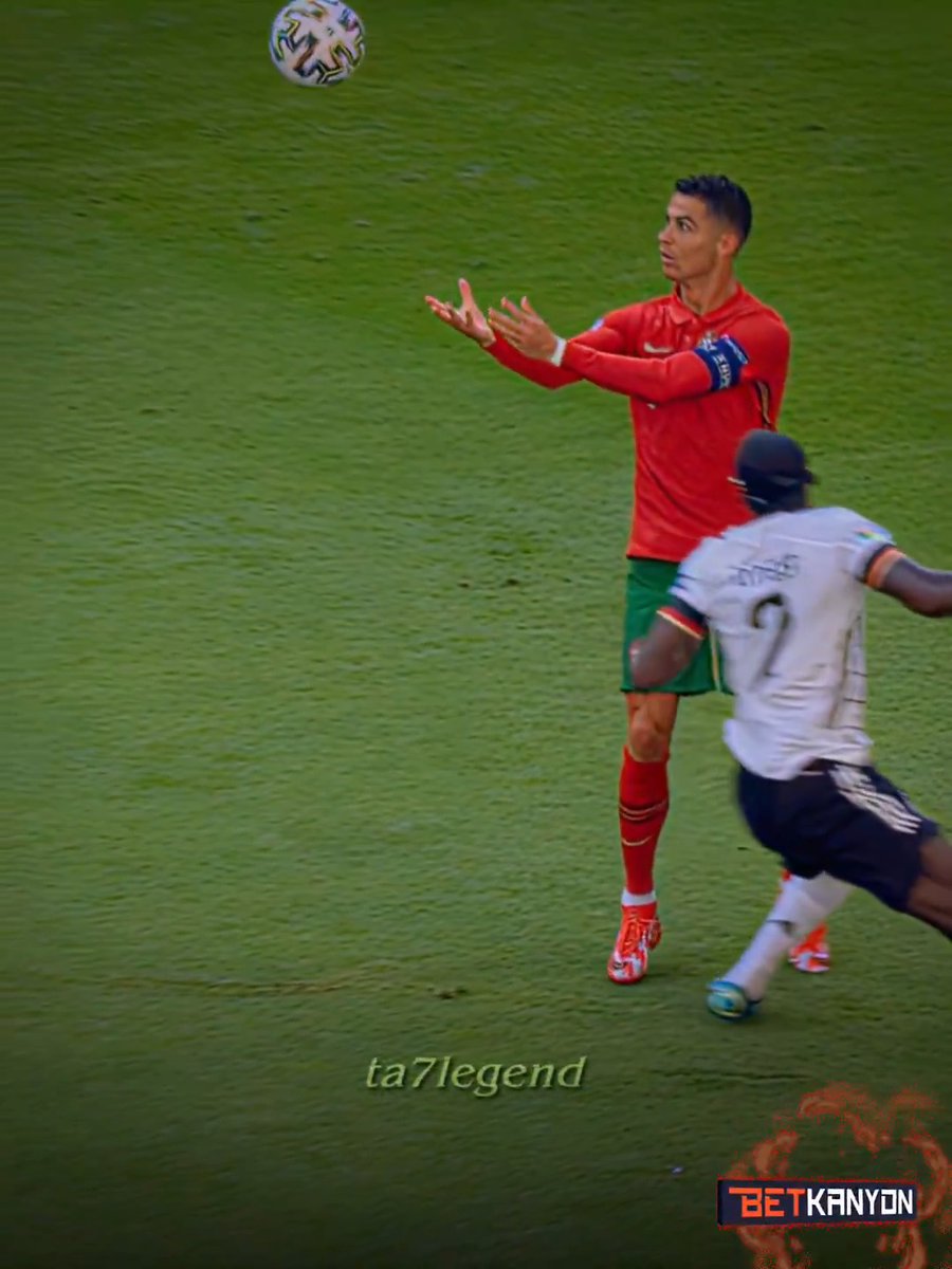Ronaldo, Rüdiger'in gururuyla oynuyor 😮‍💨