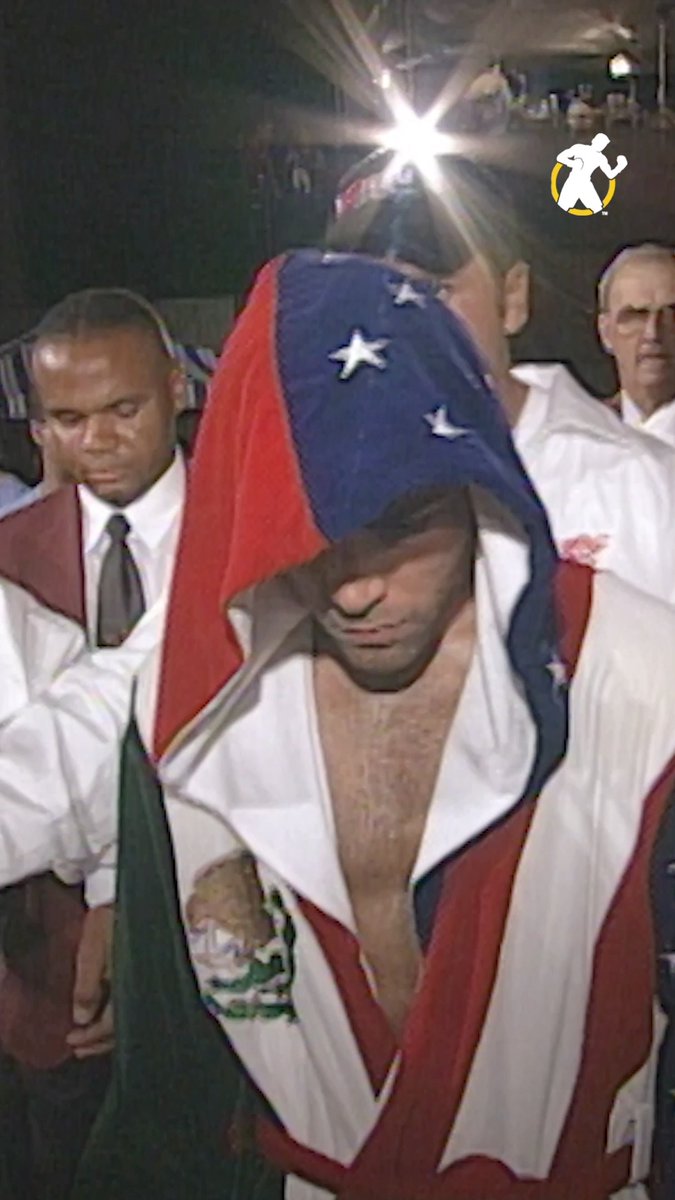 Oscar De La Hoya 𝐅𝐔𝐋𝐋 𝐑𝐈𝐍𝐆𝐖𝐀𝐋𝐊 𝐕𝐈𝐃𝐄𝐎 from June 7, 1996! Today marks 30 years since fighting Julio Cesar Chavez for 𝐔𝐋𝐓𝐈𝐌𝐀𝐓𝐄 𝐆𝐋𝐎𝐑𝐘 in Las Vegas 💥🥊