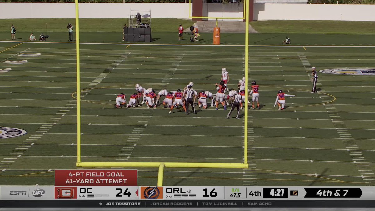 🚨 4-POINT FG 🚨 Matt McCrane nails it from 61-yards 🙌
