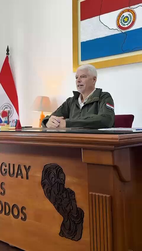 *Arnoldo Wiens llama a recuperar el rumbo histórico del Partido Colorado tras las elecciones internas* *Asunción, 7 de junio de 2026.* El presidenciable colorado, Arnoldo Wiens, envió un contundente mensaje político tras la culminación de las elecciones internas municipales, felicitando a los candidatos, dirigentes y ciudadanos que participaron de la jornada democrática, pero dejando en claro que la etapa que comienza exige definiciones sobre el rumbo del Partido Colorado y del país. Wiens sostuvo que la unidad partidaria debe construirse alrededor de valores, principios y compromiso con la ciudadanía, y no sobre la aceptación silenciosa de prácticas que han deteriorado la credibilidad de la política. En ese sentido, afirmó que continuará denunciando los hechos de corrupción, la persecución política y la utilización de recursos públicos con fines partidarios, asegurando que no renunciará a las convicciones que lo han acompañado a lo largo de su trayectoria pública. El exministro fue particularmente enfático al referirse a las futuras alianzas y actividades partidarias, señalando que la reconstrucción del Partido Colorado requiere una visión clara sobre el rol que debe cumplir la dirigencia y el compromiso que debe asumir con la ciudadanía. *_“Solo compartiré escenario con aquellos compatriotas que, como yo, consideran urgente que nuestro partido retome su rumbo histórico de ser una herramienta al servicio de la reconstrucción del Paraguay”, expresó._* *_Asimismo, remarcó que no pondrá su nombre, trayectoria ni credibilidad al servicio de prácticas que perjudiquen al Partido Colorado o alejen a la dirigencia de las necesidades reales de la ciudadanía._* Durante su mensaje, Wiens llamó a fortalecer a los candidatos electos para las elecciones municipales de octubre y recordó que el principal desafío es responder a las preocupaciones de las familias paraguayas, afectadas por la falta de oportunidades, el aumento del costo de vida y el deterioro de los servicios públicos. Finalmente, convocó a los colorados y a todos los paraguayos a construir una alternativa basada en el servicio, la honestidad y el bien común. *_“La competencia interna terminó. Pero nuestro compromiso con la Patria continúa, y estamos más firmes que nunca”, concluyó._*