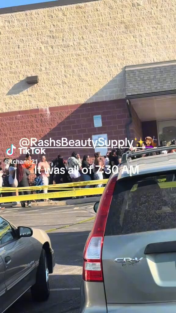 Y’all not serious about a boycott. This Ethiopian woman opened a new store in Chester Pennsylvania and the usual suspects were up there at ass crack of dawn to get their discount hair helmets and extensions. I thought y’all said no foreigners? 🤔🇺🇸