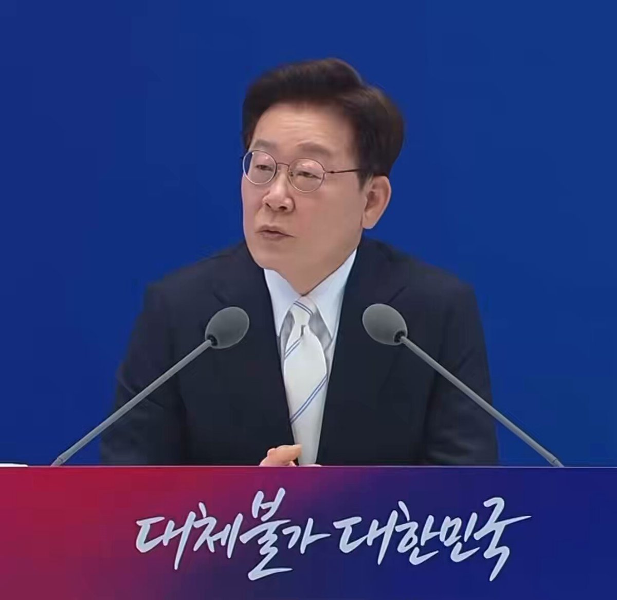 갑자기…? 지도 무슨소리 하는 지 모르는듯? 그리고 열몇명이 투표를 못했단다🤣🤣 전국 68개소가 용지 부족이었는데?
