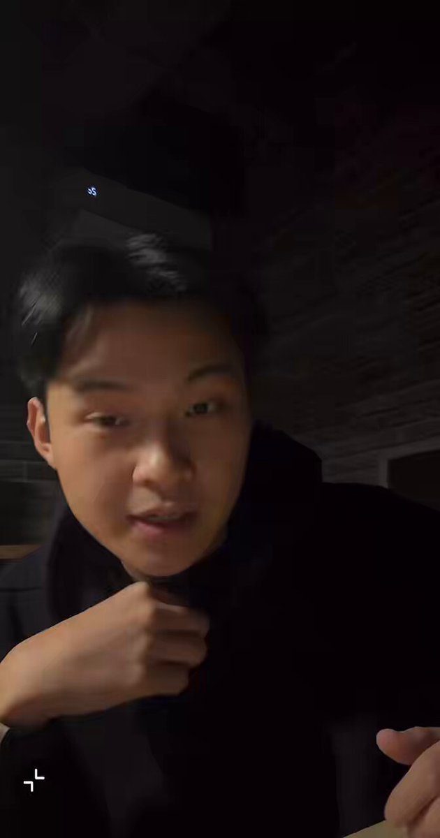 kalo kalian lagi jomblo “semesta berikanlah kekasih” OGITU SAM TRENDNYA ITU?😂😂☝🏻☝🏻