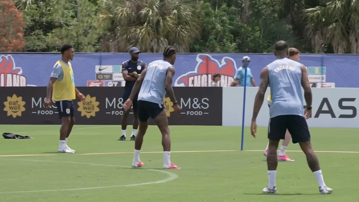 "We know Rogers has had the run on Bellingham in the World Cup qualifying games" 🌟 Rob Dorsett on England's selection battle ahead of the World Cup, including the race for the No.10 role and the competition for places on the left wing 💭